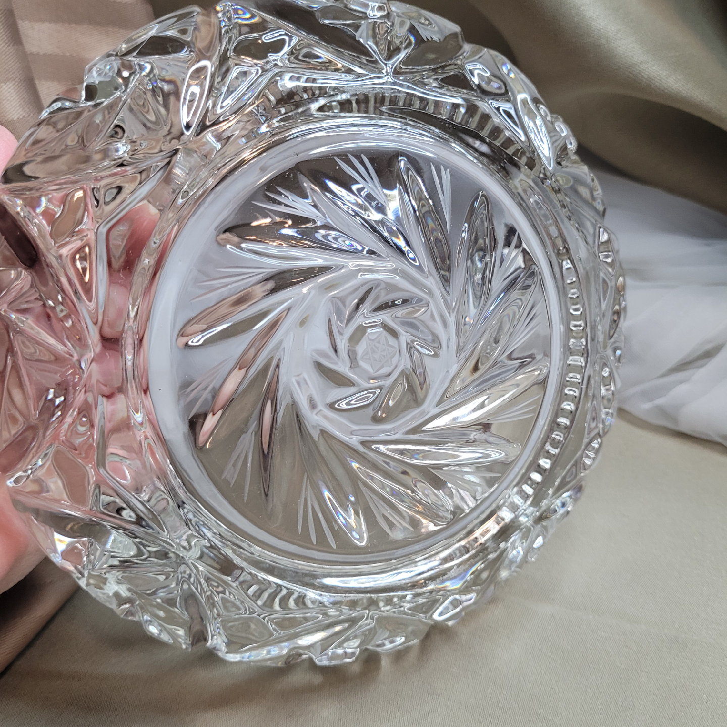 Beautiful 6 1/2" x 2 1/2" Solid Heavy Chrystal Ashray - photo 2