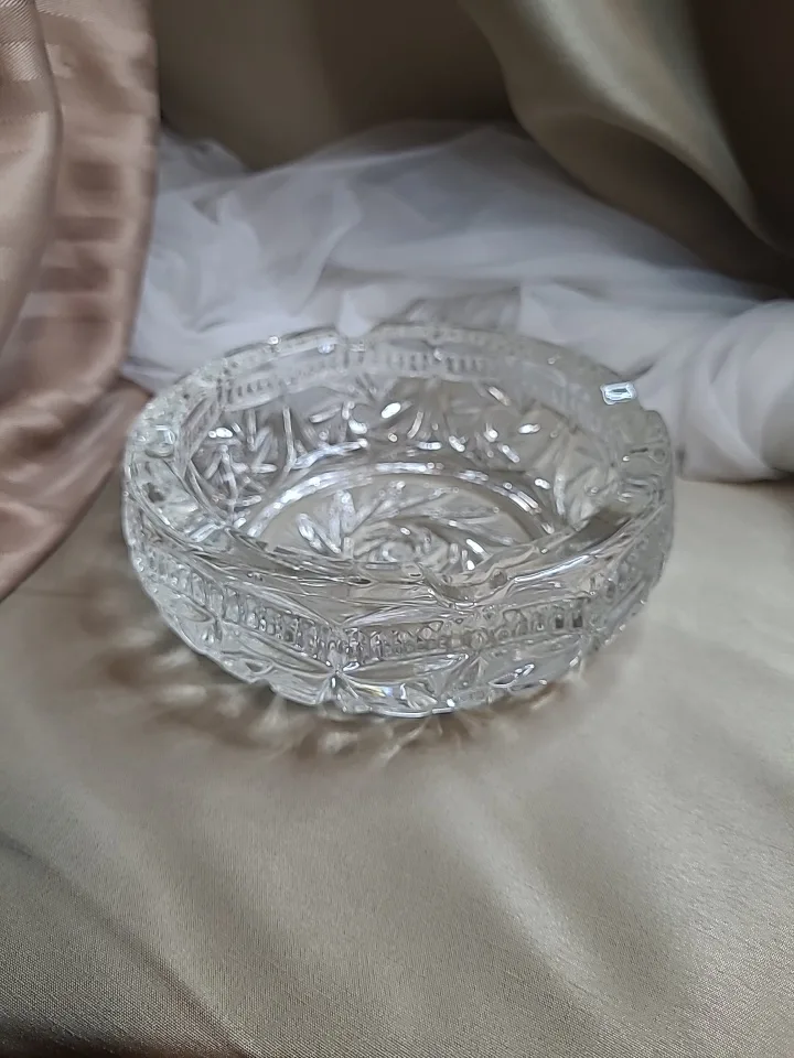 Beautiful 6 1/2" x 2 1/2" Solid Heavy Chrystal Ashray image indicator(9)