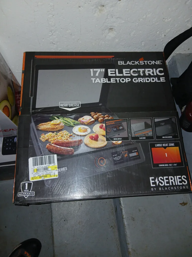 brand new blackstone  grill 17 inch electric image indicator(4)