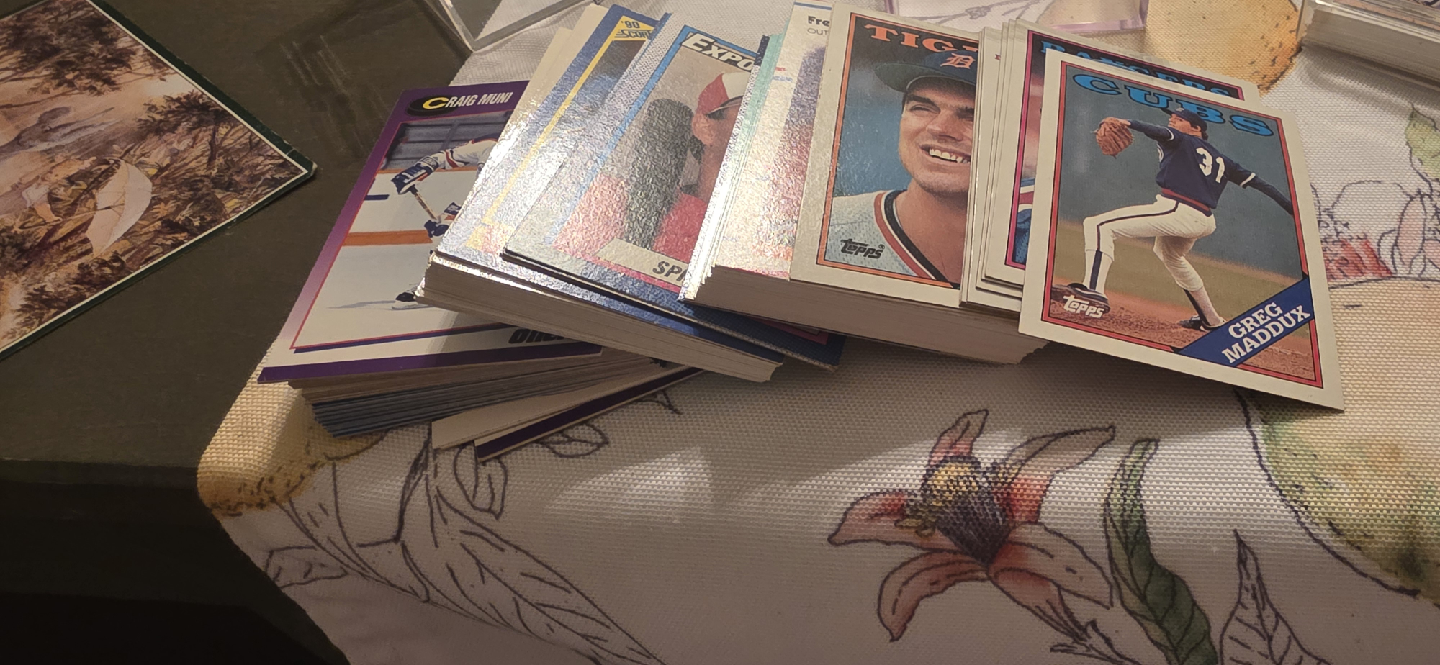 Vintage Baseball & Hockey Trading Cards