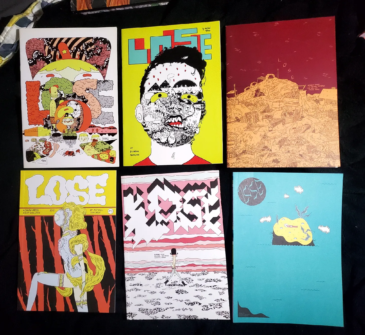 Graphic Novels and Comics Assorted image indicator(7)