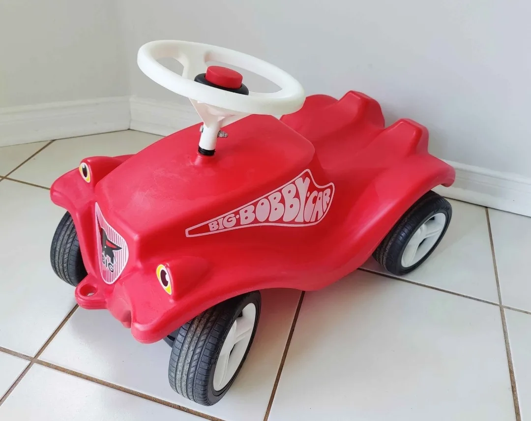 BIG Bobby Car Ride-On Toy - Red image indicator(2)