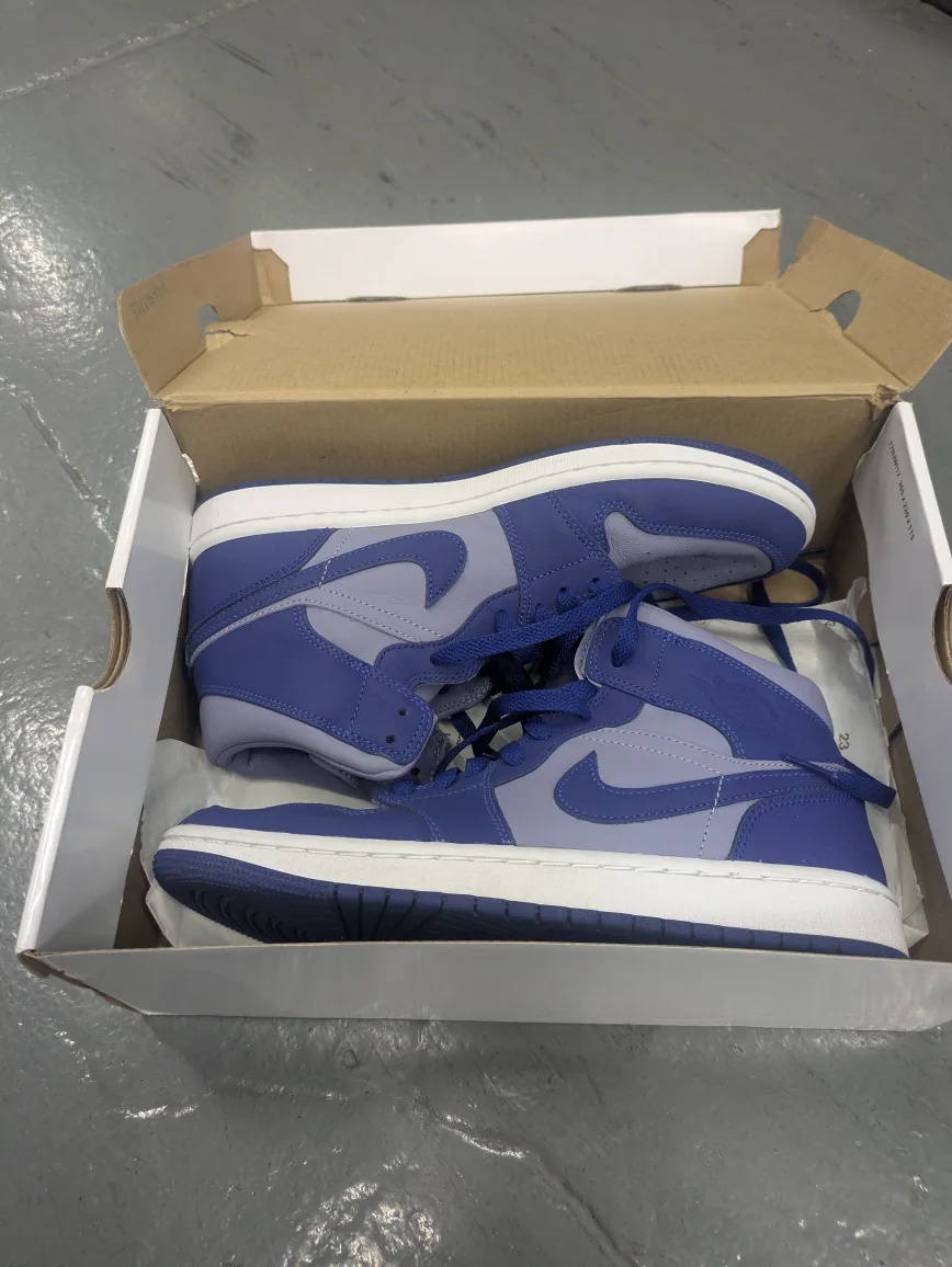 Nike Air Jordan 1 High Iron Purple Deep Royal (Women's) - Size 9 image indicator(2)