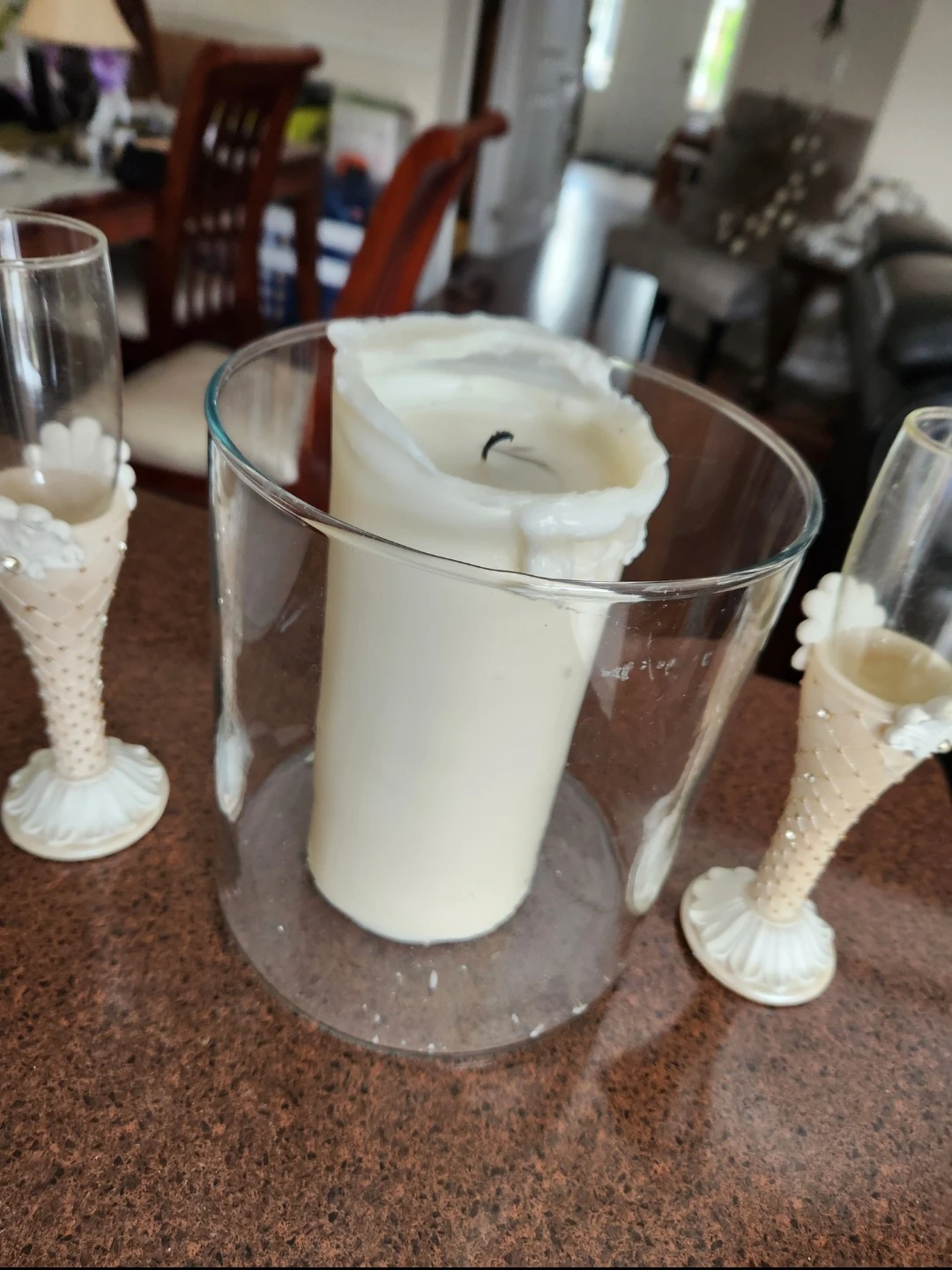 Candle with Glass Vase & Decorative Glasses - photo 3