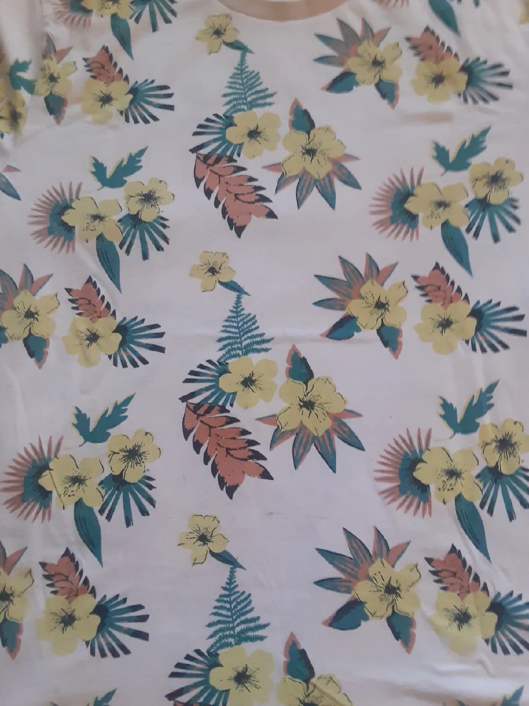 Aeropostale Floral T-Shirt - Size Large image indicator(4)