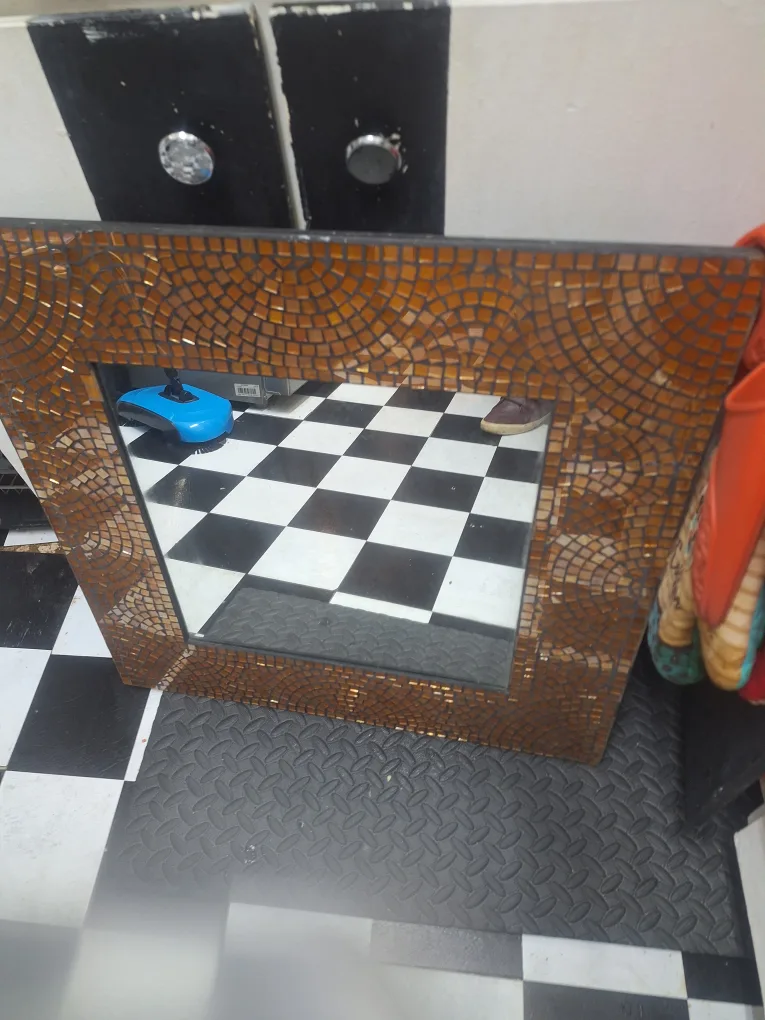 Mosaic Framed Mirror image indicator(2)