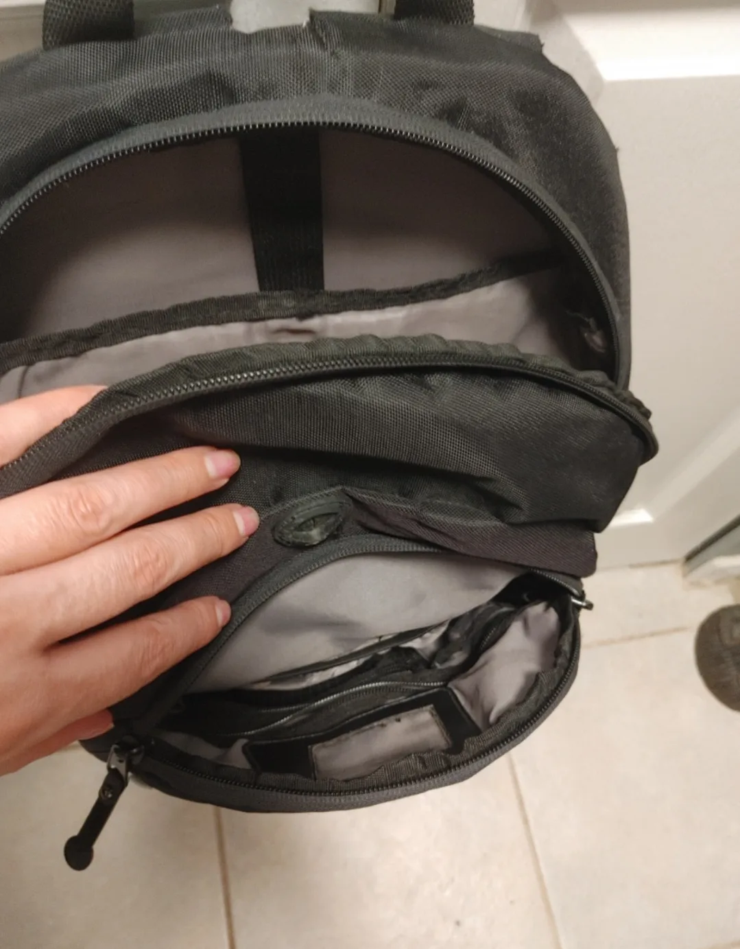 Black Backpack image indicator(5)