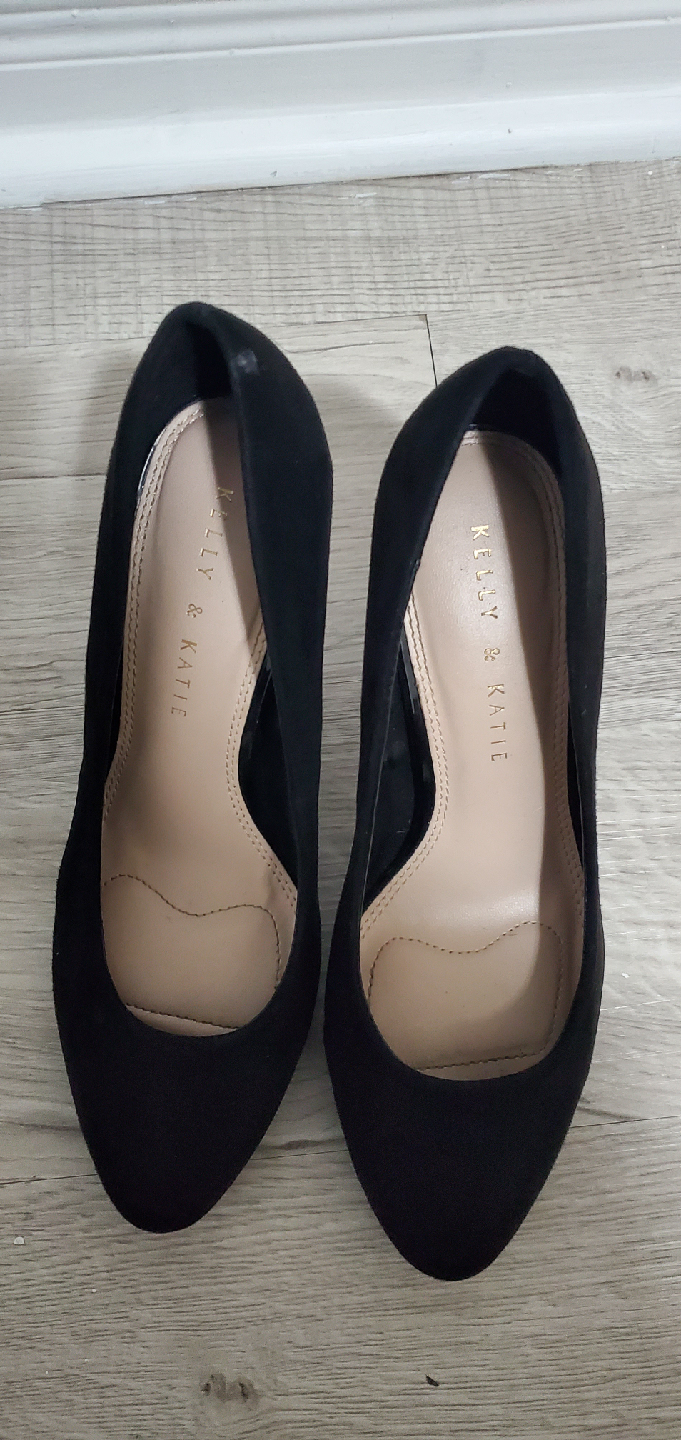 Kelly & Katie Black Heels - Size 8 - photo 3