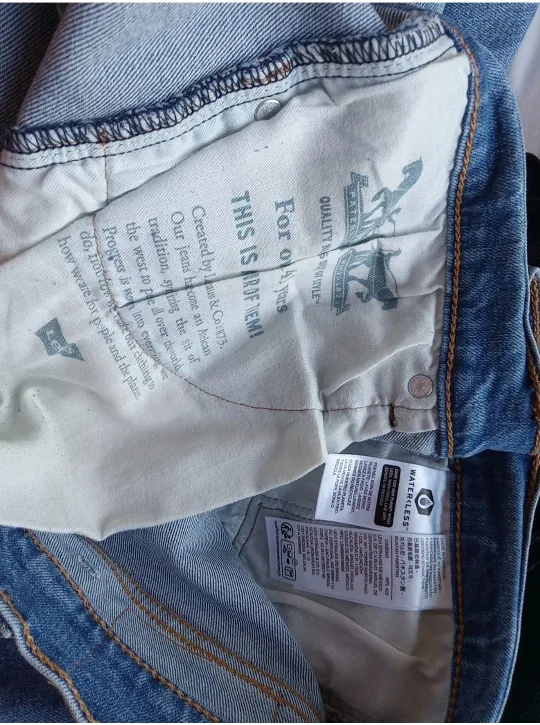 Levi Strauss & Co. 505 Jeans W40 L32 image indicator(3)