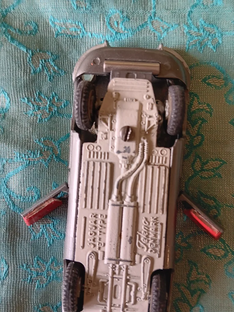 Vintage Tekno Jaguar E-Type Toy Car image indicator(3)