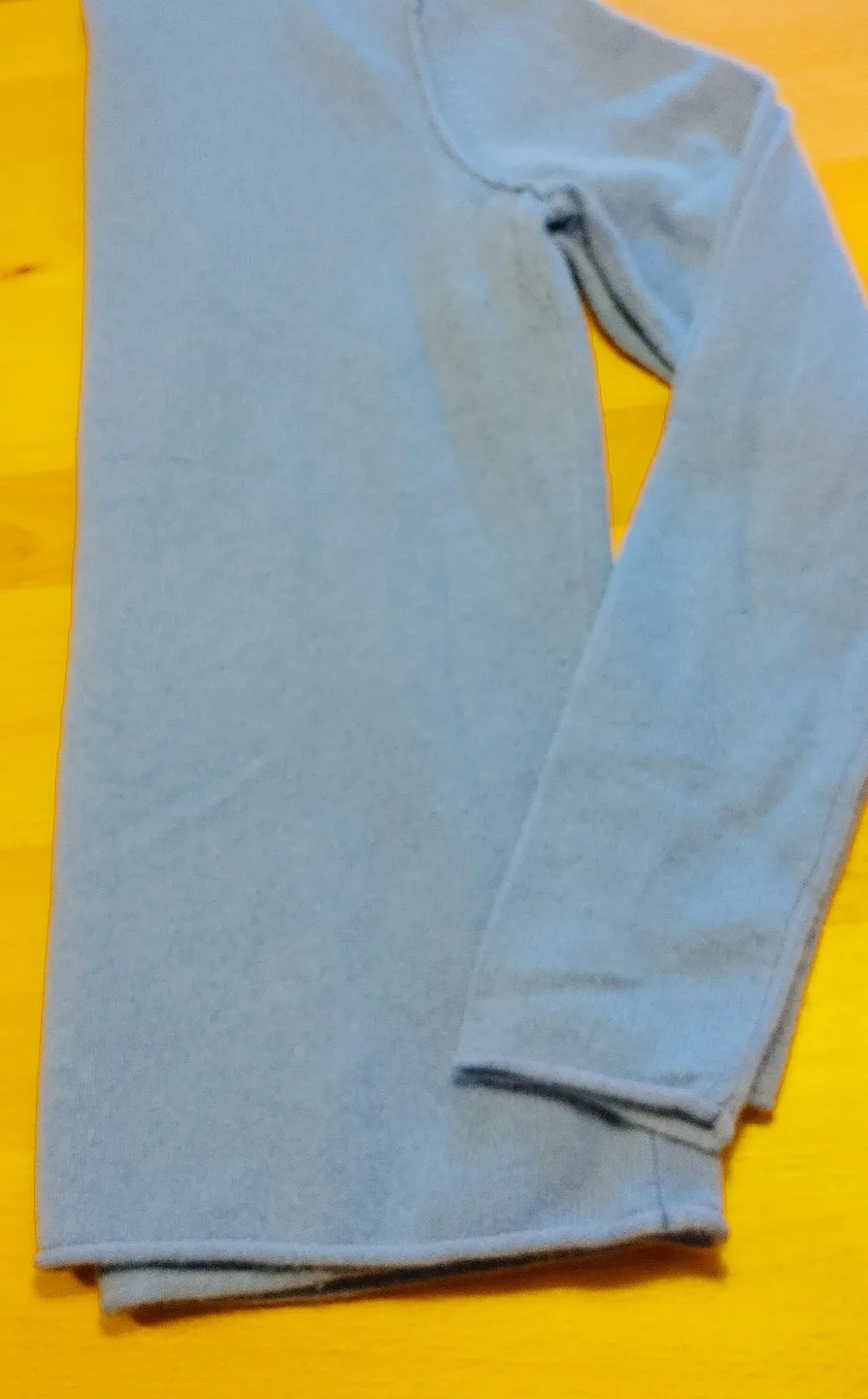 Tahari Pure Luxe Cashmere Sweater - Size M image indicator(6)