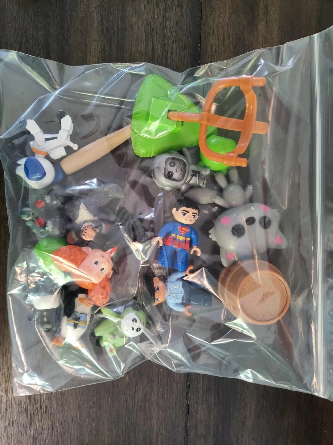 Toys action figures image indicator(3)