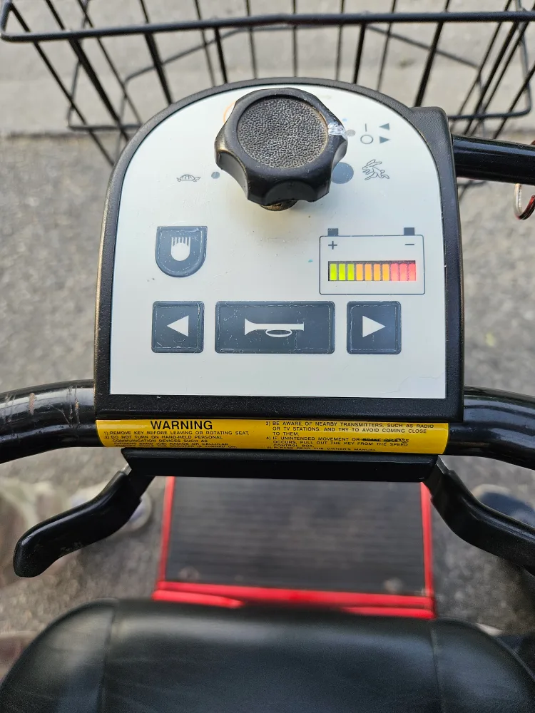 fortress 2000 Red Electric Mobility Scooter image indicator(9)