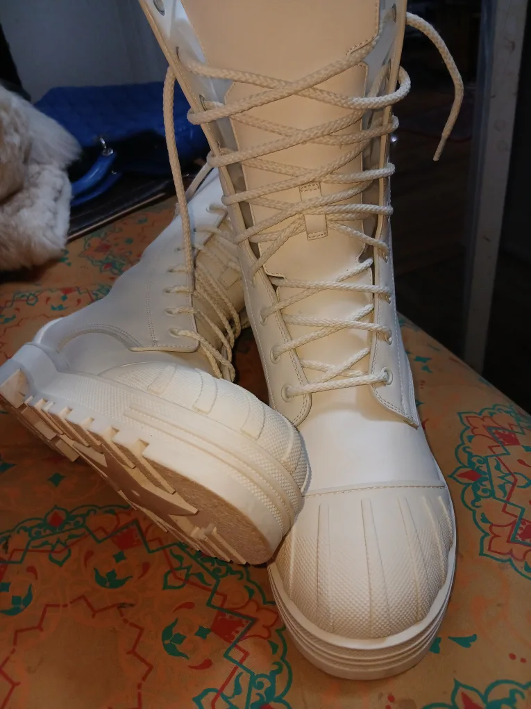 Christian Dior White Boots Size 40 image indicator(2)