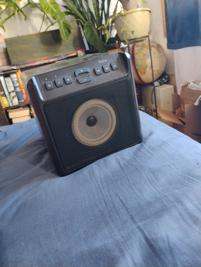 iHome Portable Speaker image indicator(2)