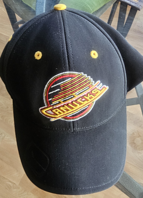 Vancouver Canucks Vintage Hockey Hat - M/L