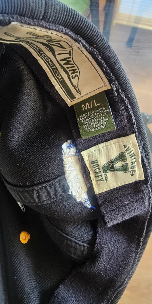 Vancouver Canucks Vintage Hockey Hat - M/L image indicator(3)