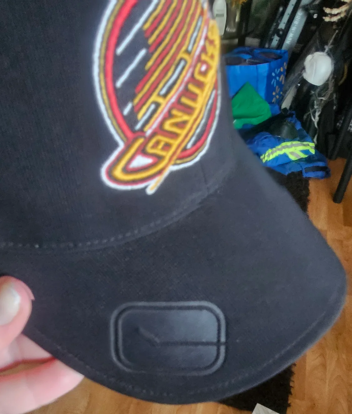 Vancouver Canucks Vintage Hockey Hat - M/L image indicator(5)
