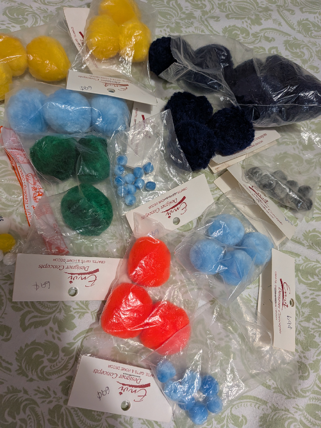 Collection of Pom Poms different colours & sizes - photo 3