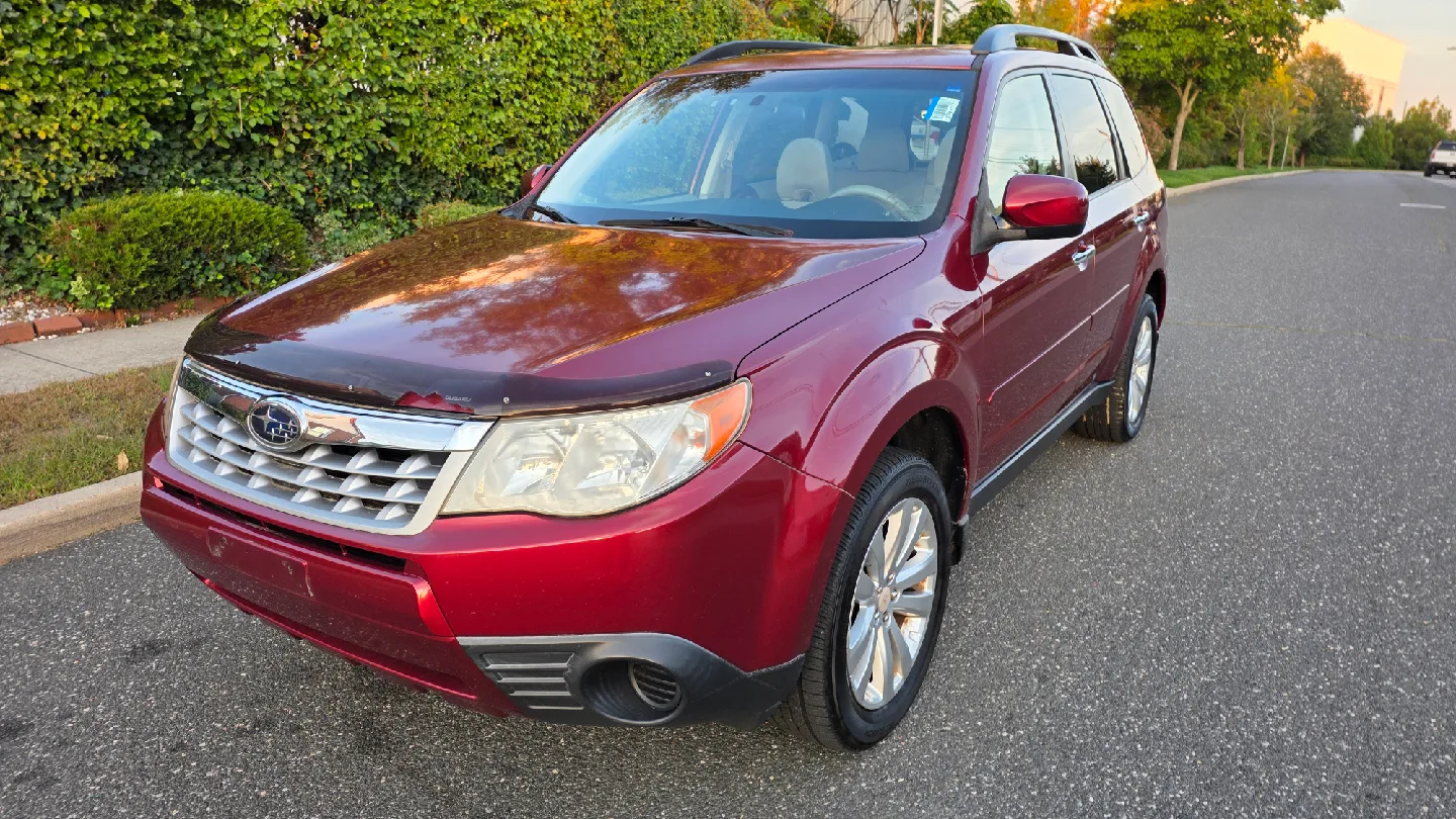 2011 Subaru Forester AWD 82k miles- Maroon SUV image indicator(2)