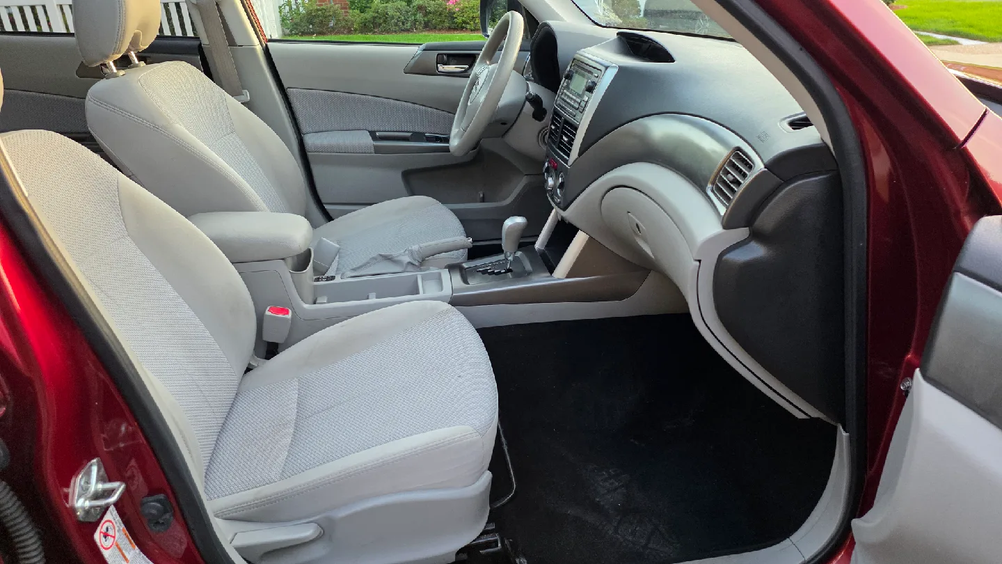 2011 Subaru Forester AWD 82k miles- Maroon SUV image indicator(9)