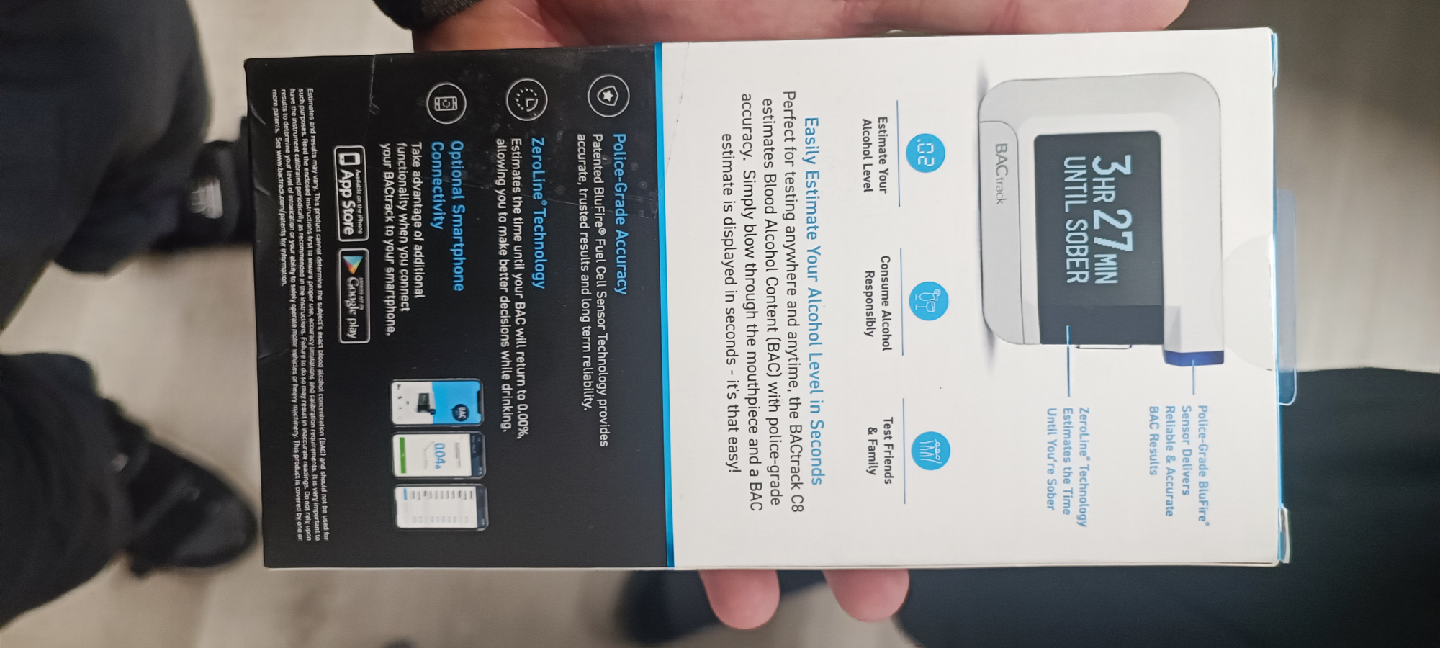 BACtrack C8 Personal Breathalyzer - Like New! - photo 2