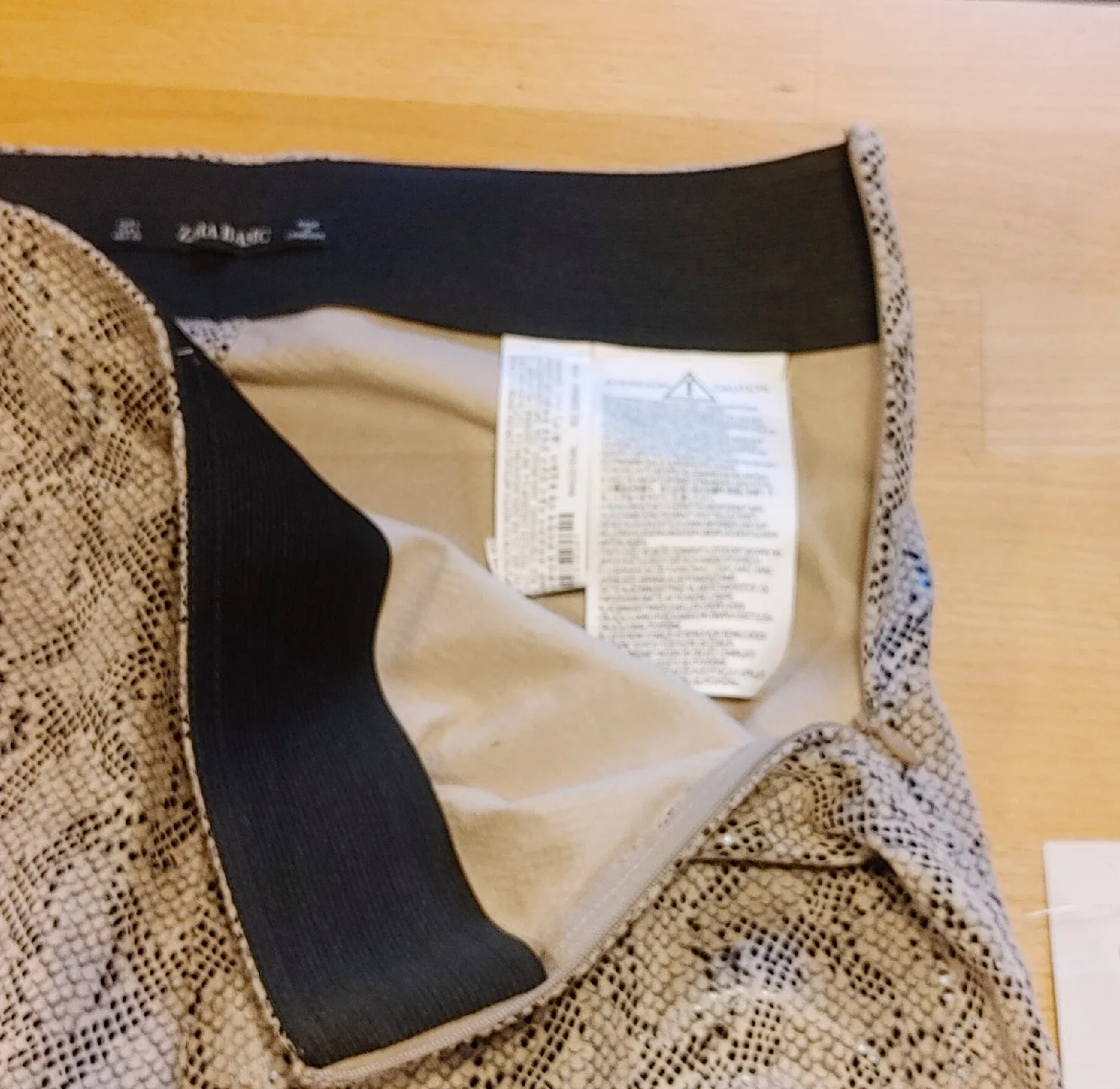 Zara Basic Pants - Size L image indicator(5)