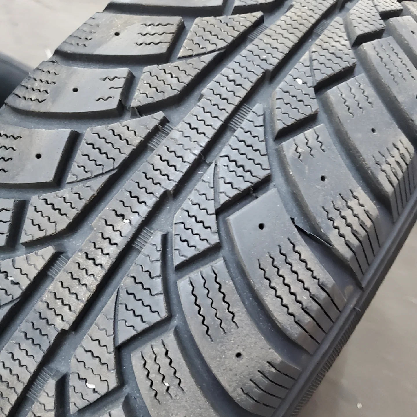 (4) Rak Westlake Snow SW606 Winter Tires and Rims - 215/70R16 image indicator(5)