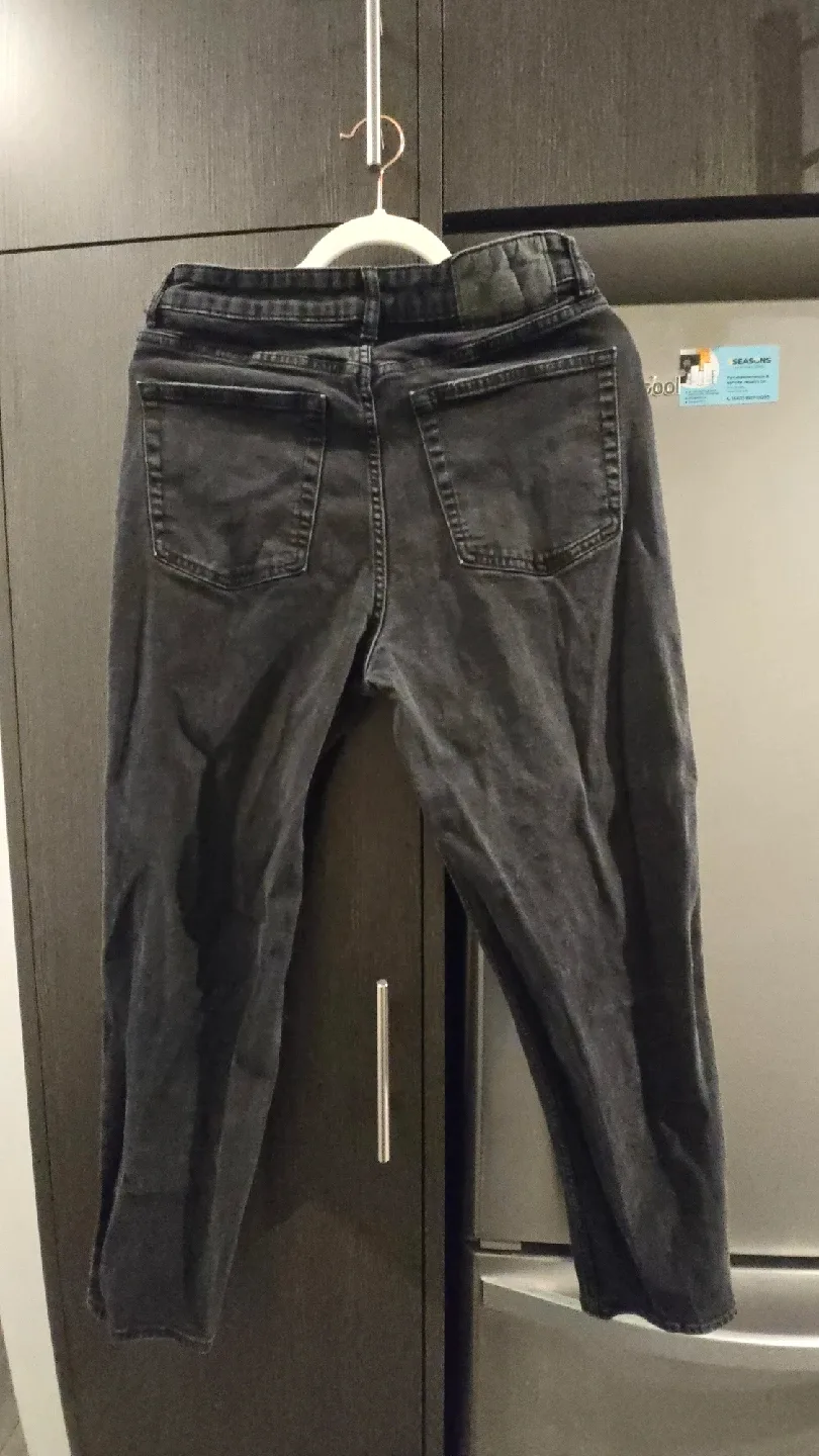 H&M Divided Black Denim Jeans - Size 10 image indicator(2)
