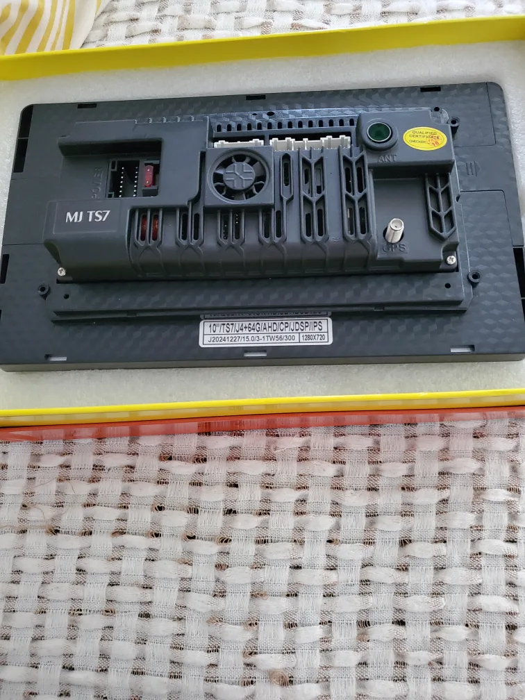 MJ 9"/10.1" HD Smart Automotive Infotainment System image indicator(2)