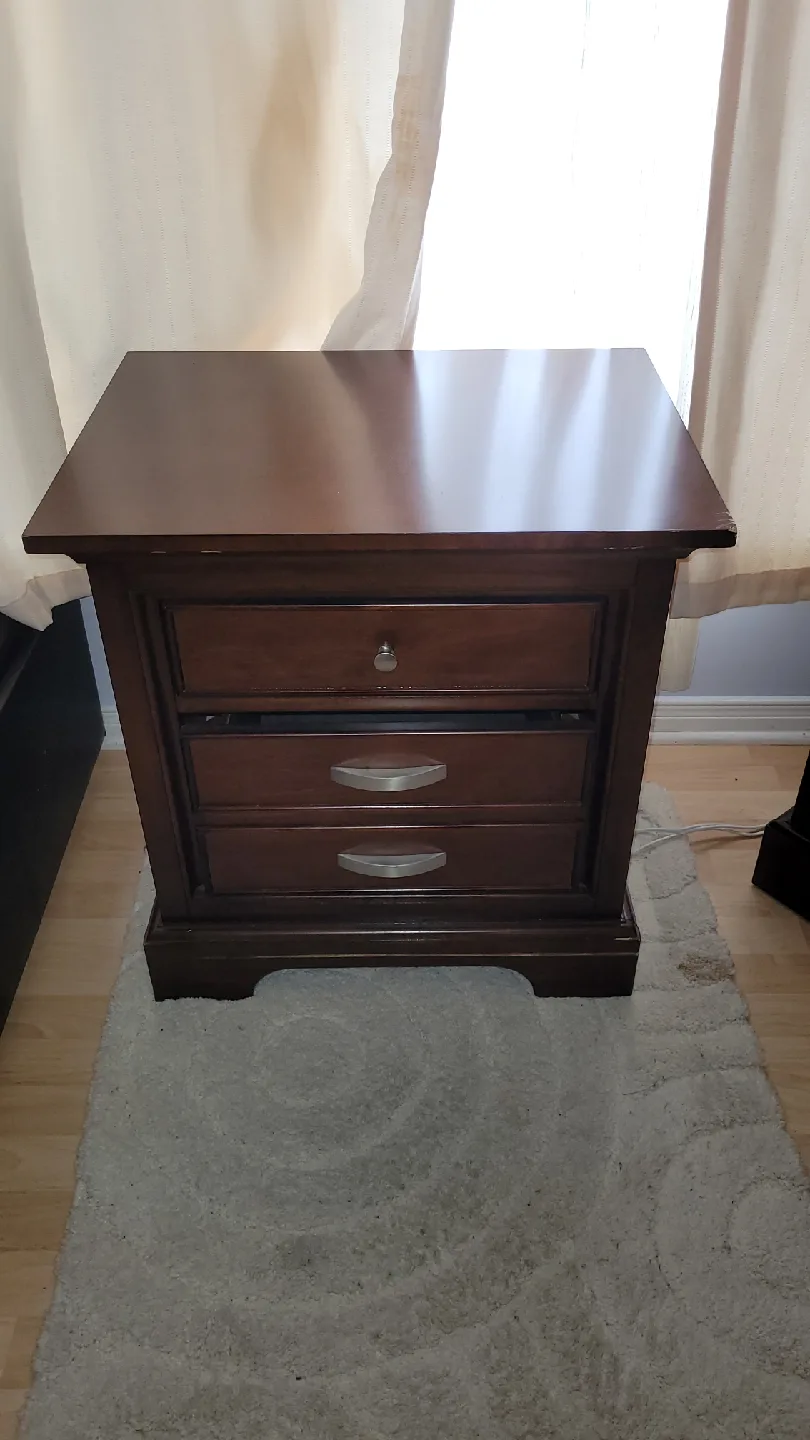 Couch, chair, end tabl,fireplace. image indicator(4)