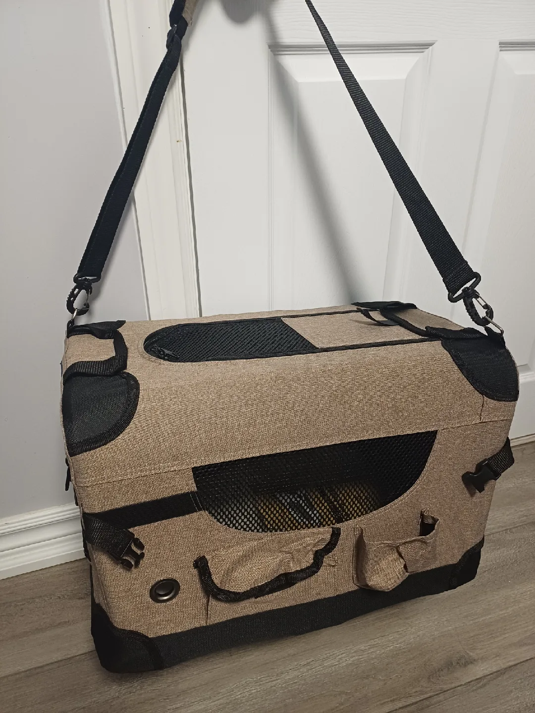 Veehoo Pet Carrier - Brown image indicator(5)