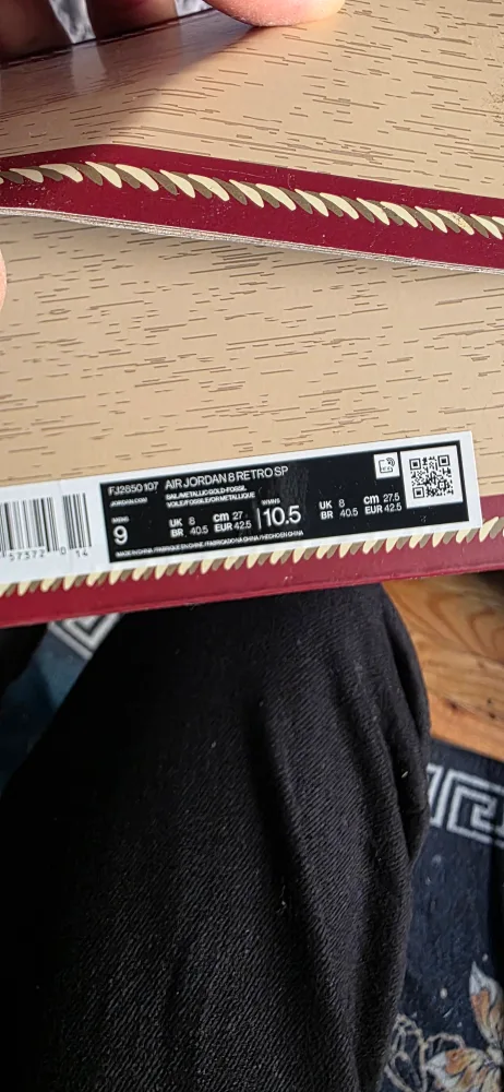 Air Jordan 8 Retro SP Size 9 image indicator(2)