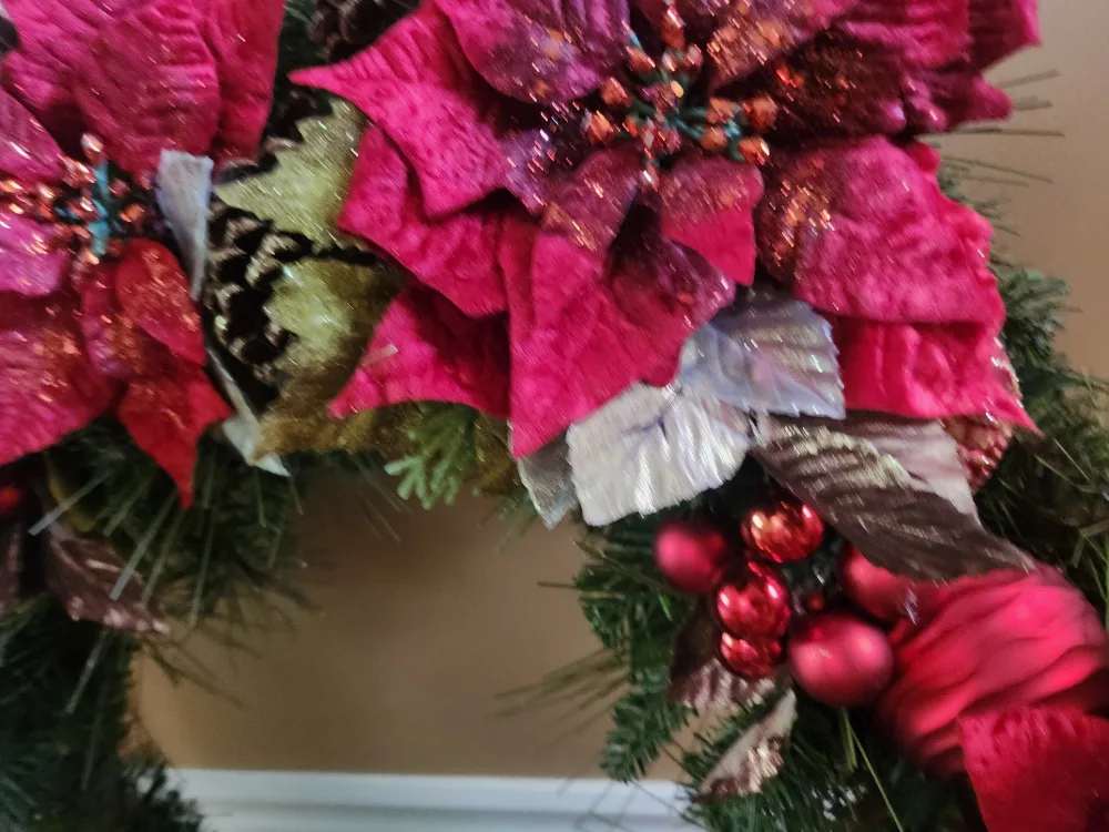 Christmas Wreath with Pinecones & Red Poinsettias image indicator(3)