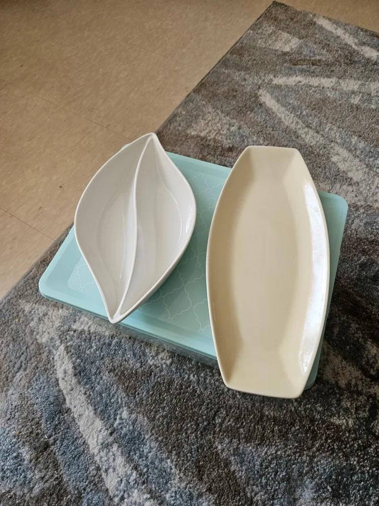 2 Serving Dishes thumbnail