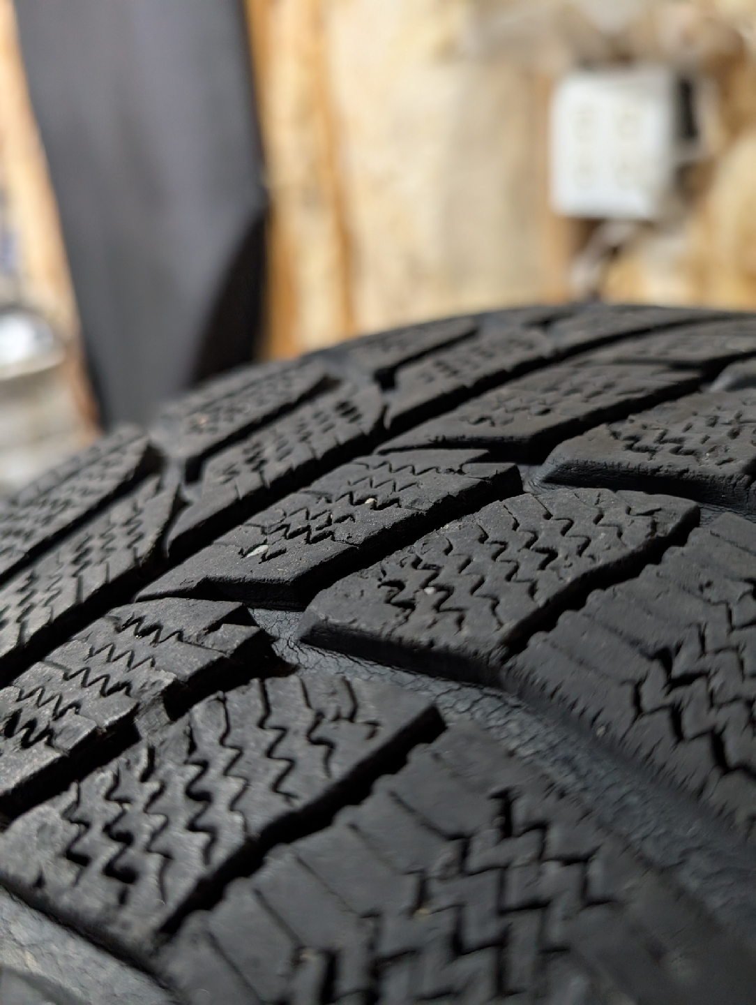 (4)-225/65R17 Winter Tires On Alloy Rims Off 2012 Toyota Rav 4 - photo 5