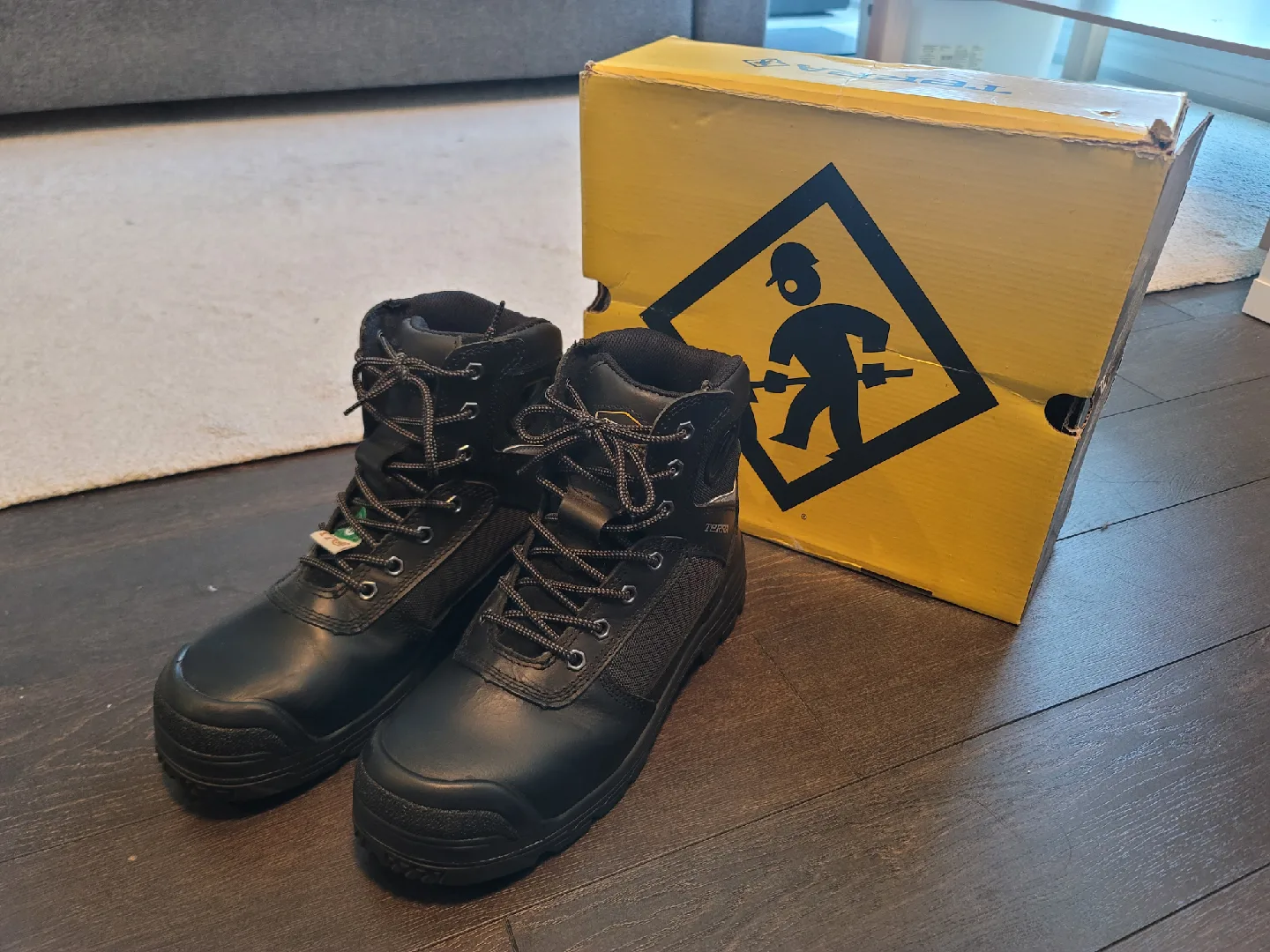 Terra Marshal outdoor work safety boot (men's 8, women's 9.5)