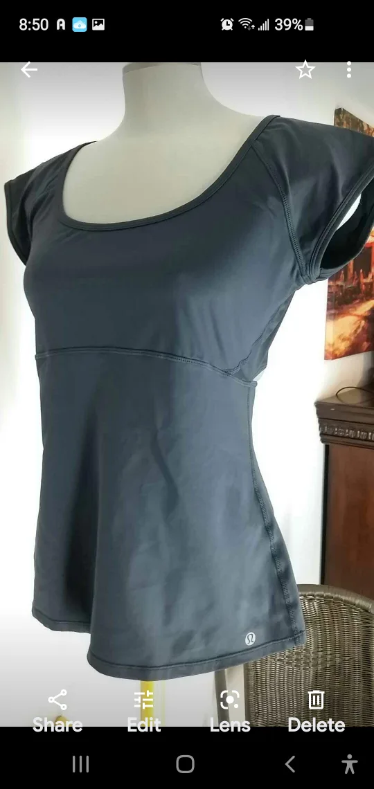 Lululemon Athletic Top - Size 10 image indicator(2)