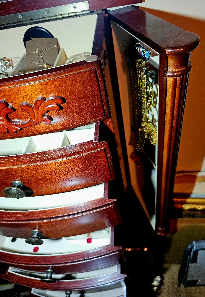 Jewelry Armoire - Standing Jewellery Storage image indicator(5)