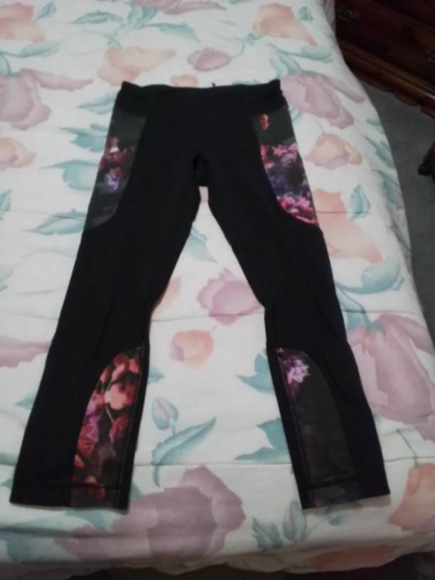 Womens Black Floral Leggings size small