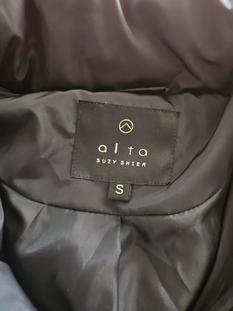 Alta Suzy Shier Black Puffer Coat - Size S image indicator(4)