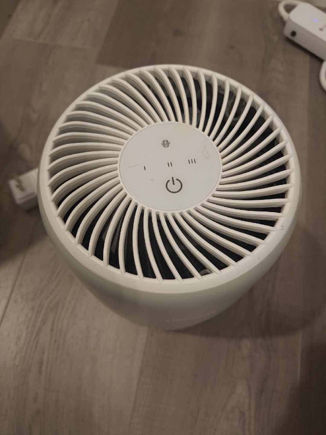 Levoit Core Mini Air Purifier - Like New! - photo 2
