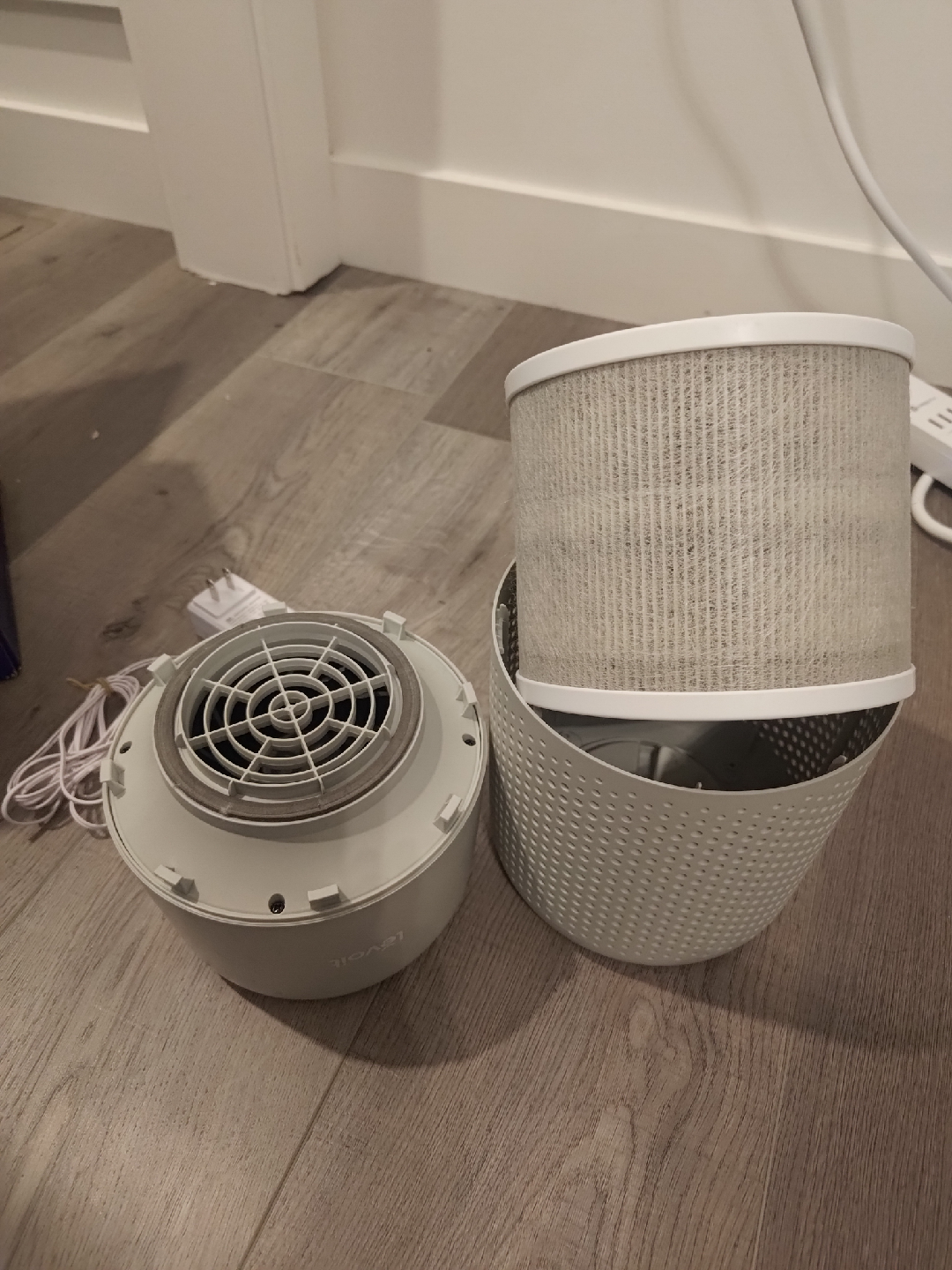 Levoit Core Mini Air Purifier - Like New! - photo 3