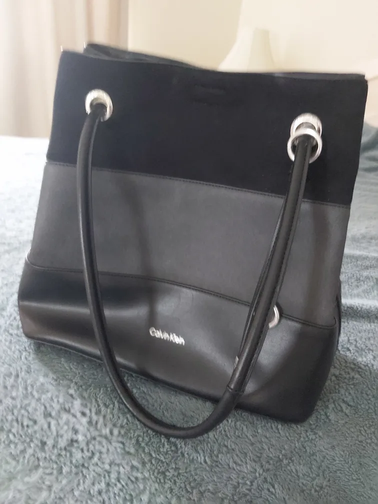 Calvin Klein Black Tote Bag with Pouch image indicator(2)