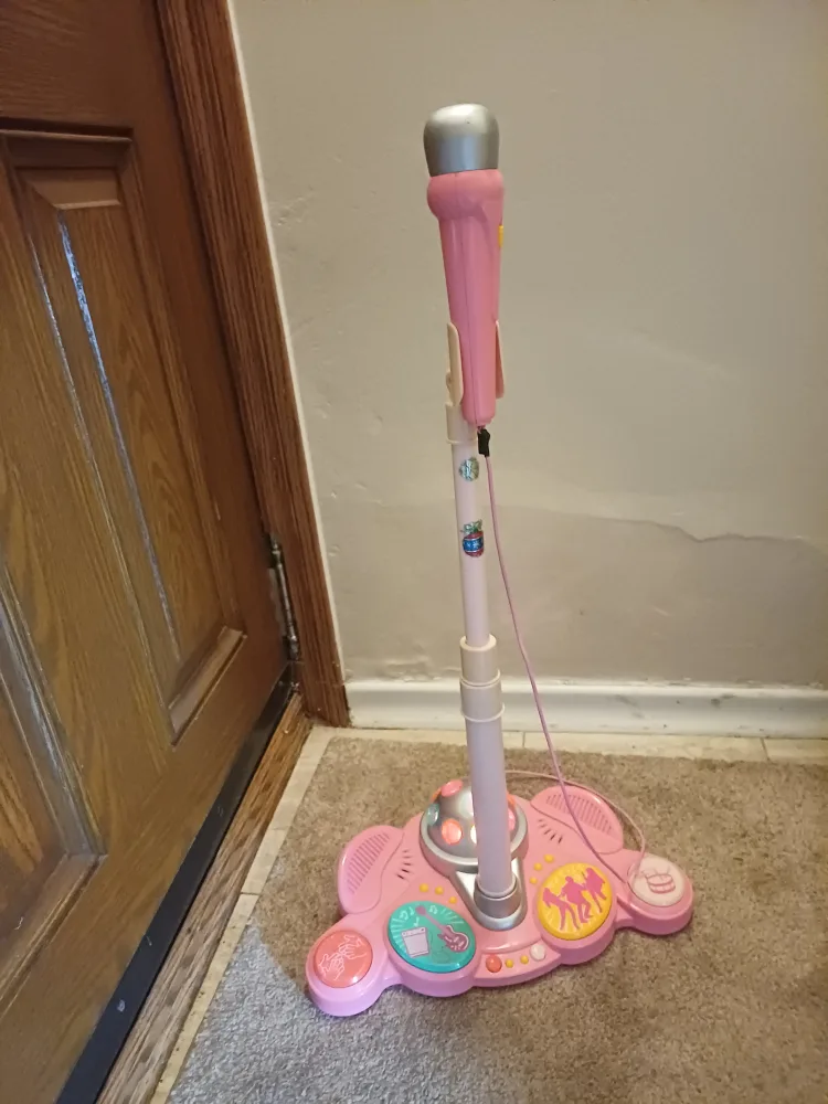Pink Kids Karaoke Microphone Stand image indicator(2)