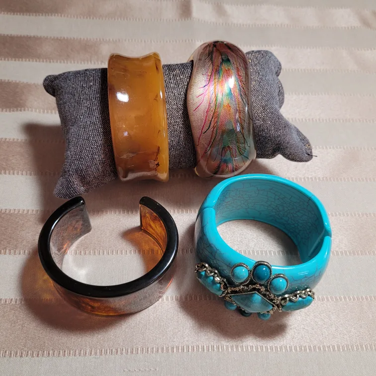 Lot of 4 Beautiful Vintage Bracelets selling g all 4 together image indicator(6)