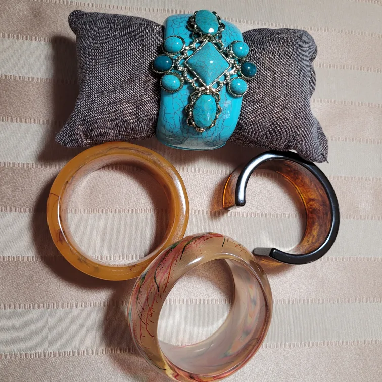 Lot of 4 Beautiful Vintage Bracelets selling g all 4 together image indicator(7)