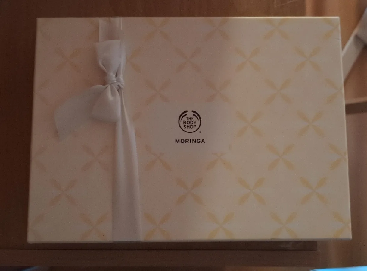 THE BODY SHOP Moringa Premium Collection image indicator(2)