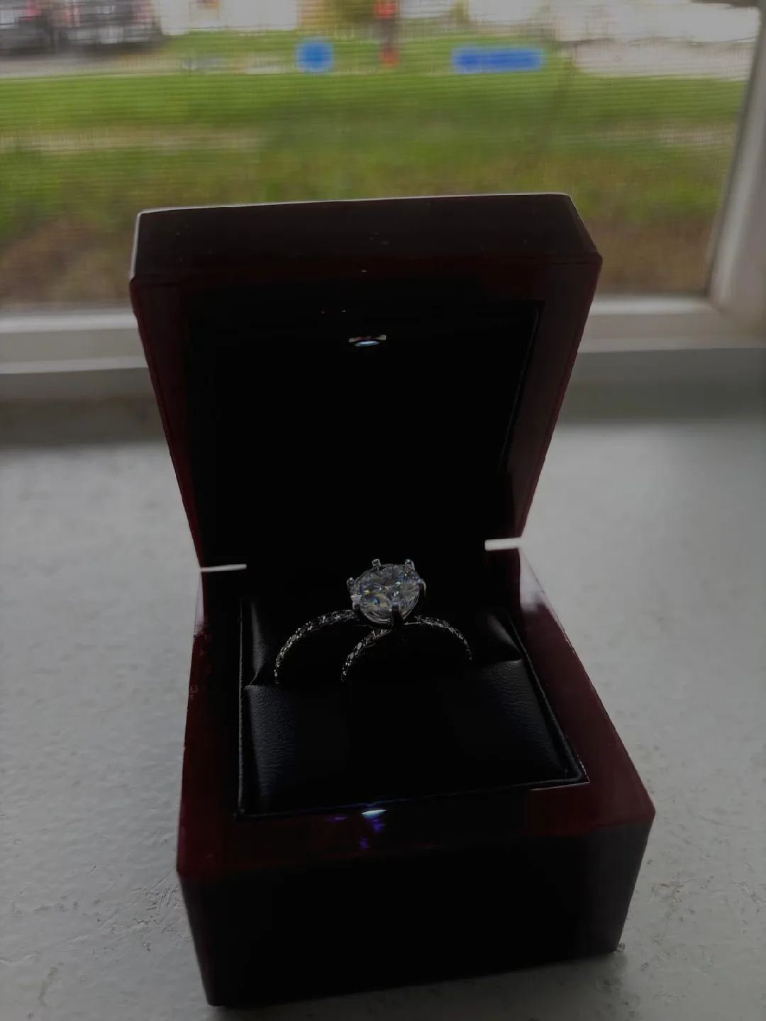 Diamond Engagement & Wedding Ring Set image indicator(3)