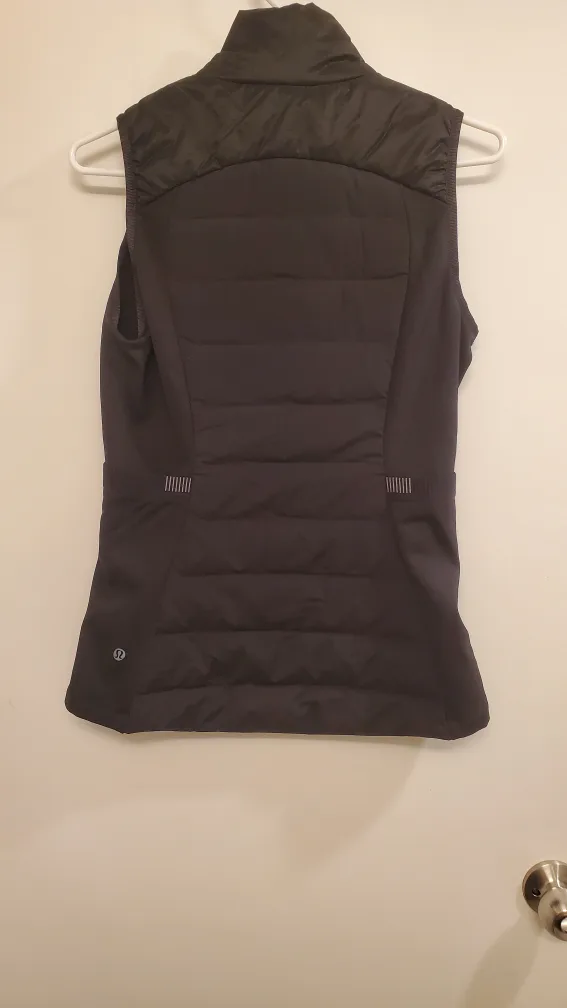 New Lululemon Primaloft Vest - Size 6 Black image indicator(2)